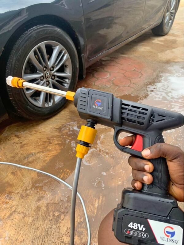 high-pressure car wash pump with a built-in pump